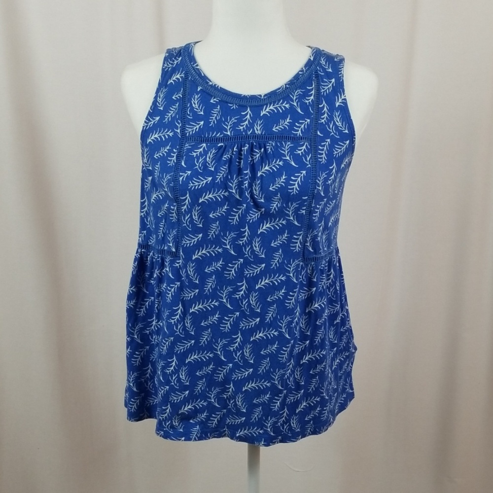 Old Navy blue short sleeved top. Size small.